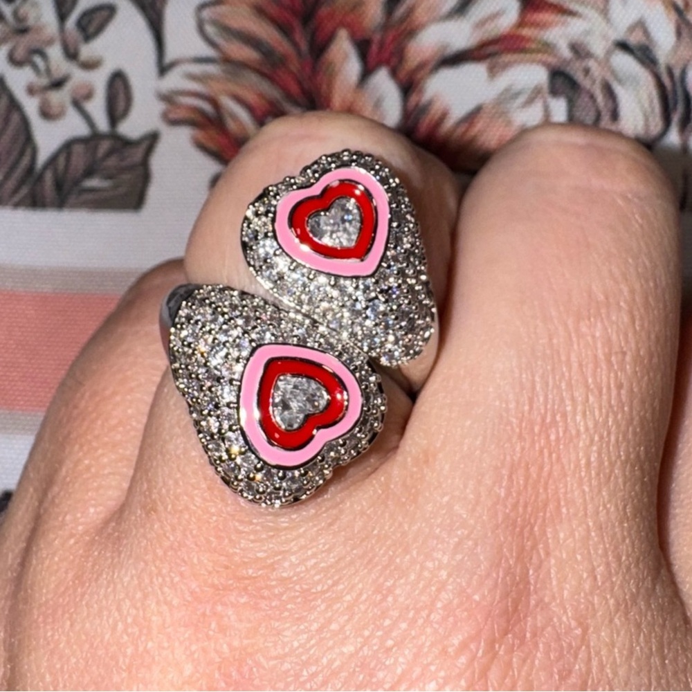 18k Gemini Heart Enamel Ring - Picture 6 of 11